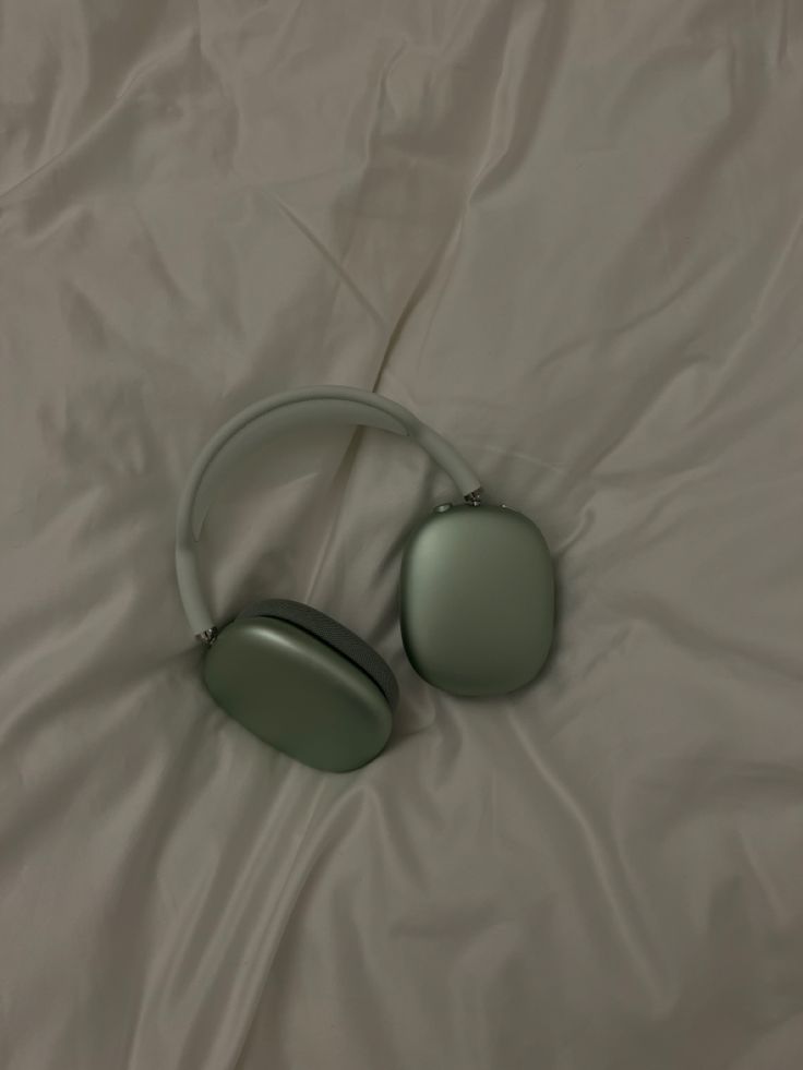 Aerpods max green